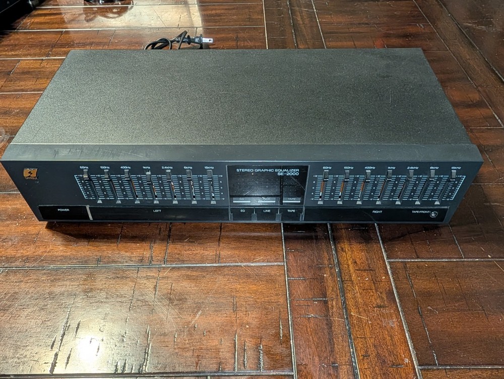 SANSUI SE-2000 Vintage Stereo Graphic Equalizer