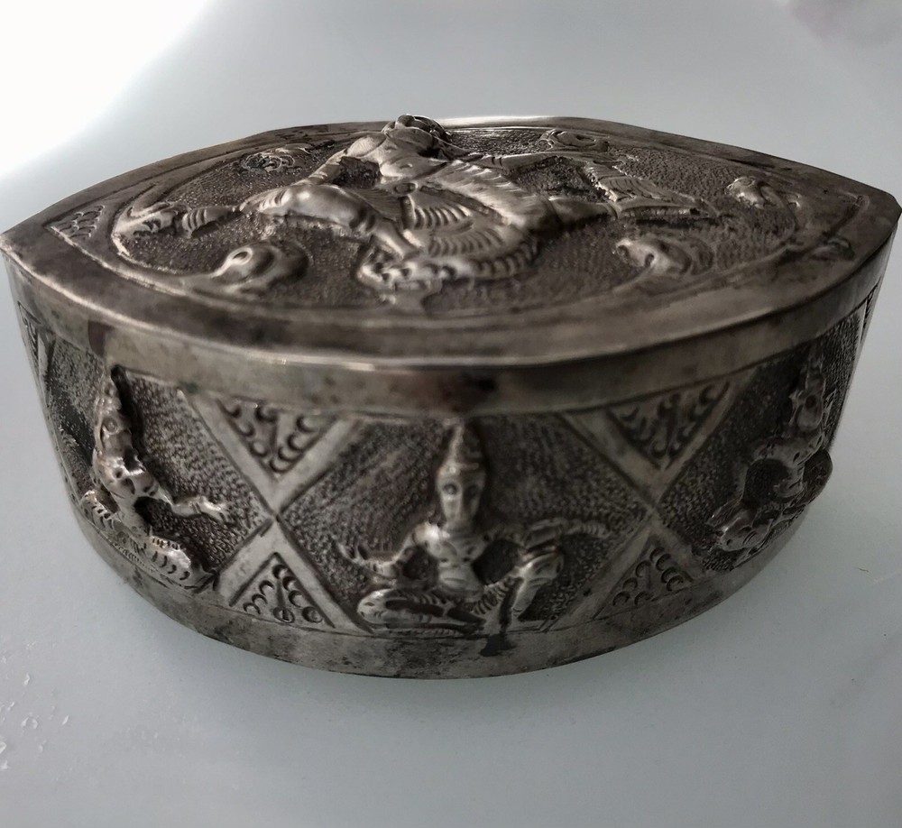 Antique Solid Sterling Silver Siamese Embossed Repousse Trinket / Snuff Box