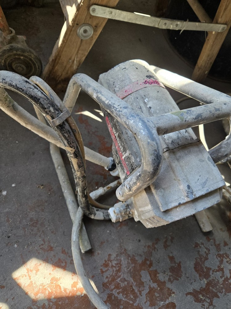 WAGNER TWIN STROKE PISTON PAINT PUMP 9140S