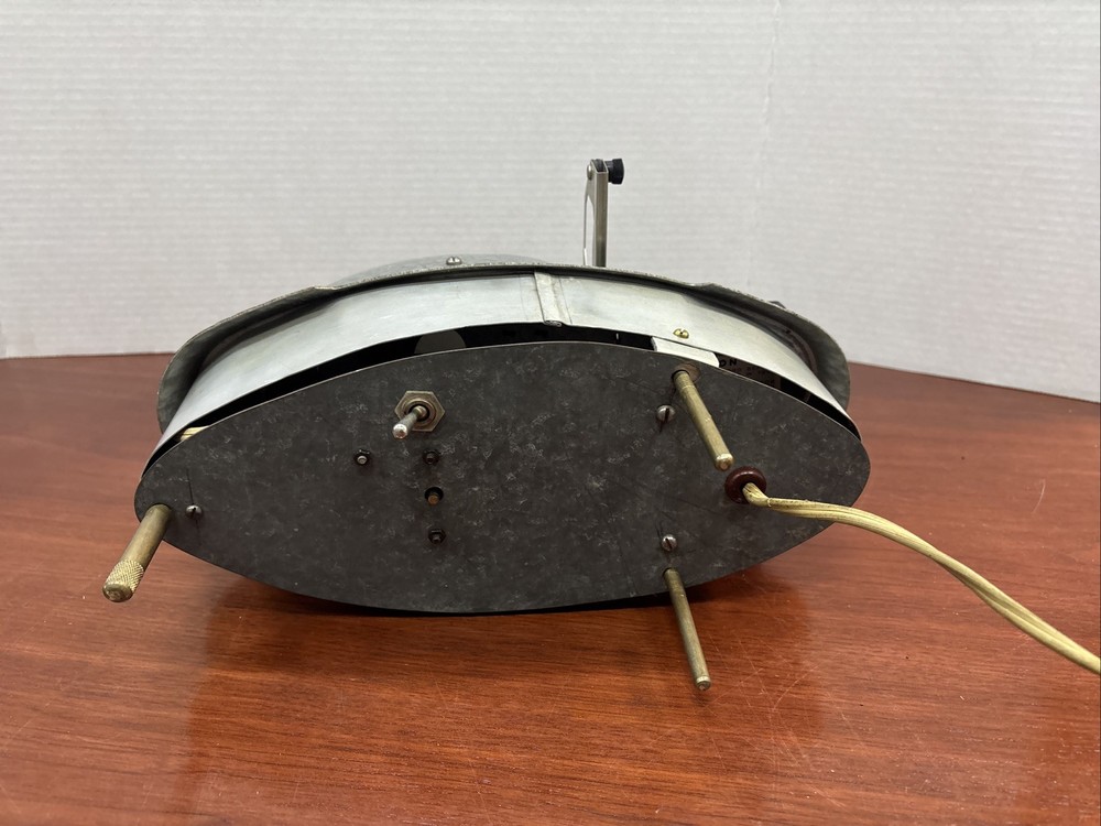 VUAID Projector Turns On Untested ***For Parts Only