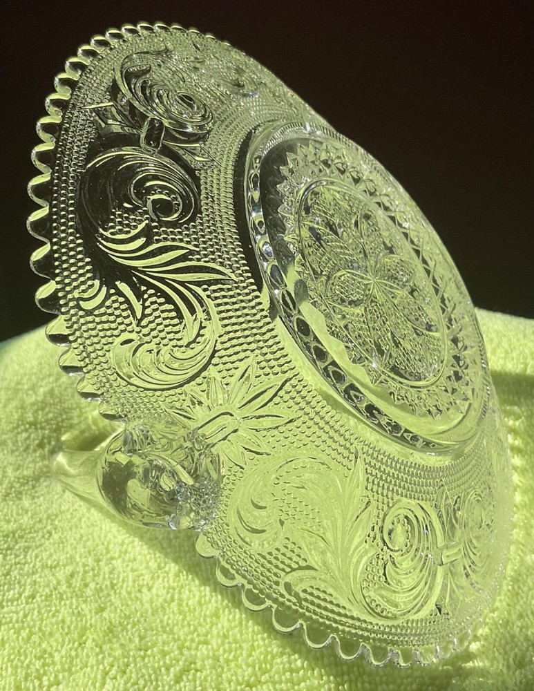 Clear Glass Candy / Nut Dish With Handle/Princess Feather Triangle Handle