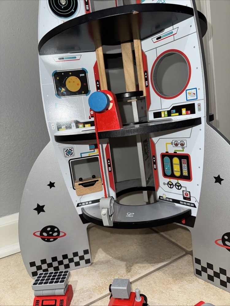 Hape HAP-E3021 Four-Stage Rocket Ship Playset Comes With 5 Pieces