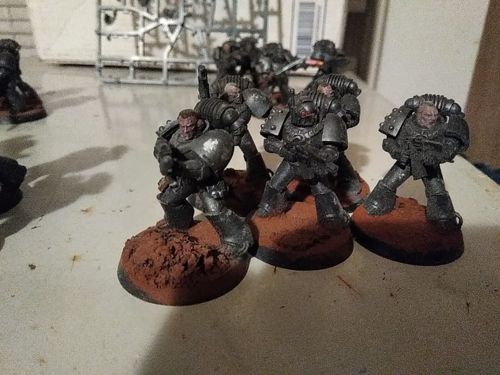 30 Mk 6 Space Marines With A Basic Steel/metallic Paint Scheme/bits Sprue