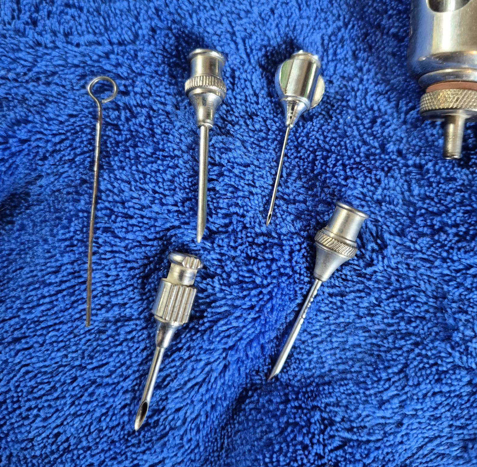 VINTAGE Veterinarian , DOCTOR METAL SYRINGE