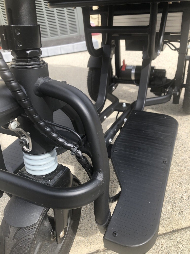 Motorized Wheelchair / NOTE : Missing charging Cable