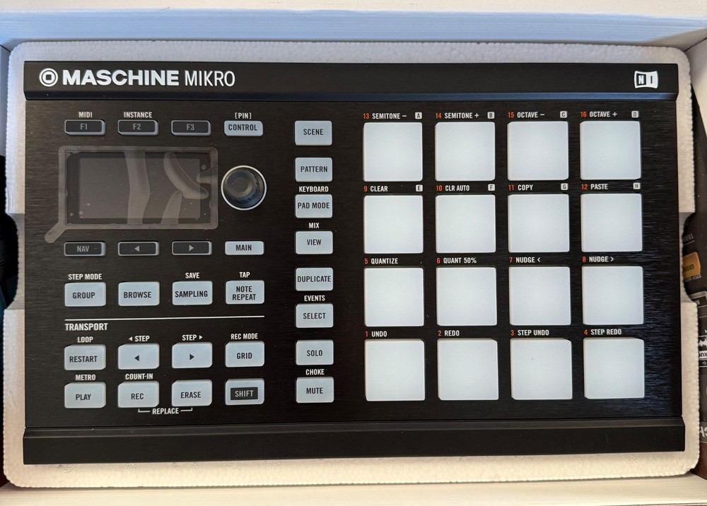 Maschine Mikro MK2 Native Instruments w/ Software Transfer
