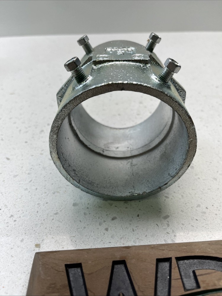 Thomas & Betts 3” Conduit Non Threaded Liquid Tight Coupling