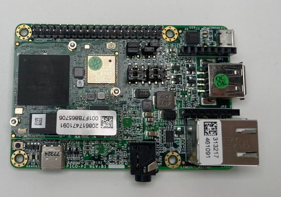 Custom Google Android Things Kit w/Pico-P1, Rainbow Hat and multitouch 5 inch