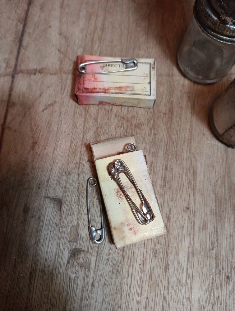 Antique first aid kit Burns Us fire equipment co Sprayer atomizer