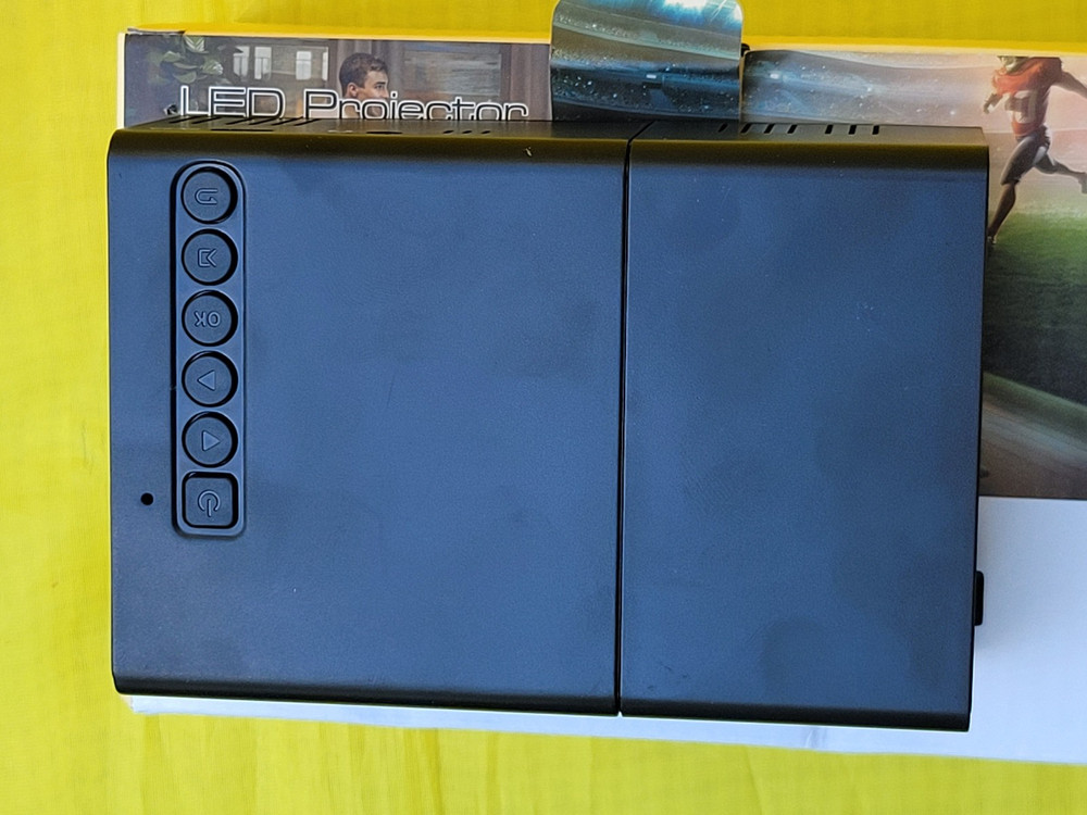 LED Projector Multimedia Home Theater USB HDMITested & Working Condition AS IS