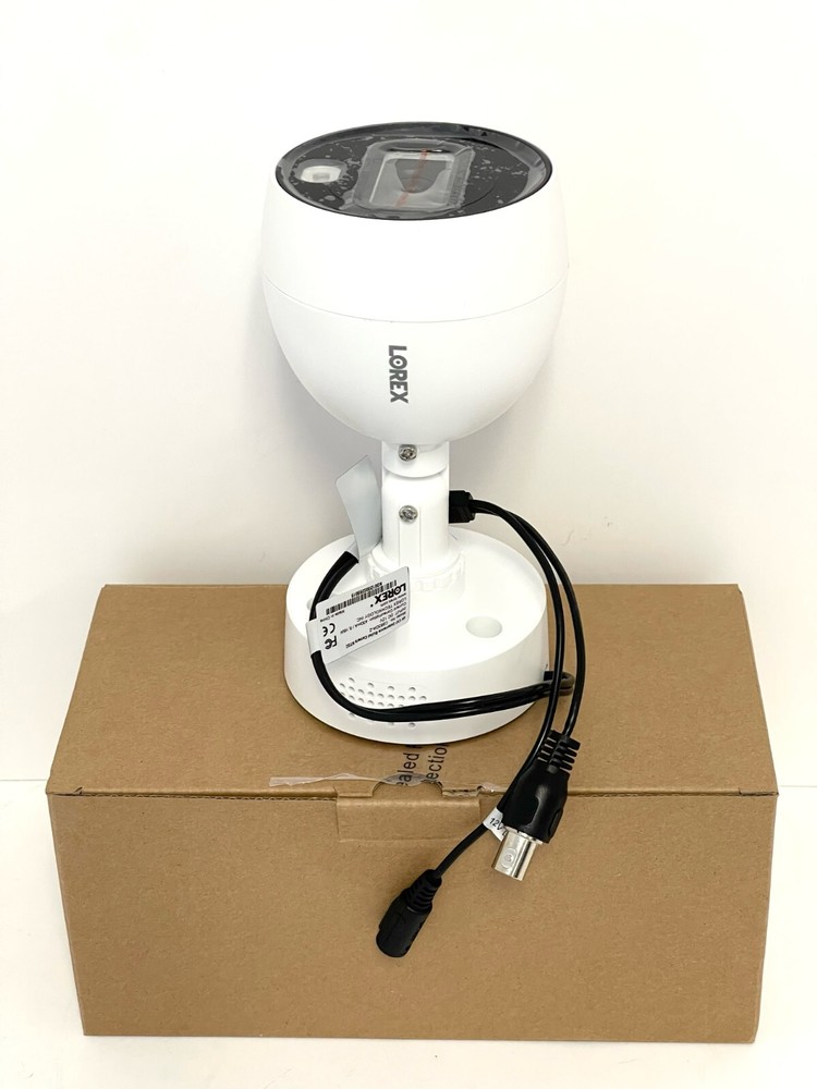 Lorex Technology C883DA 4K Ultra HD Active Deterrence Security Camera