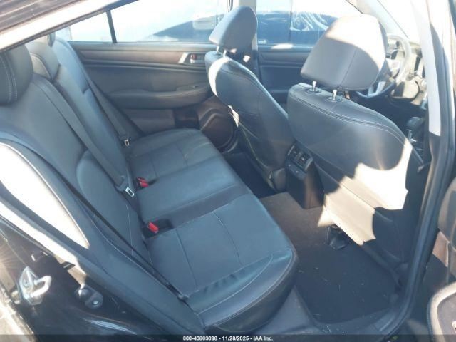 LEGACY 2015 Glove Box 4921522