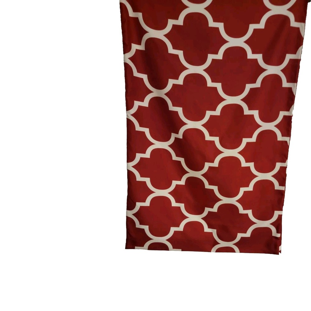 Set Oof 2 Red & White Abstract Design Pillowcases by Utopia Bedding. Stan/ Quee