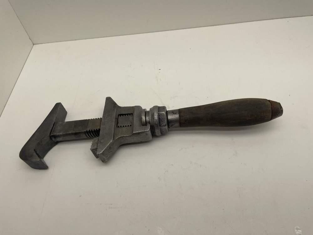 Vintage Bemis & Call Co. Adjustable Pipe Wrench 16