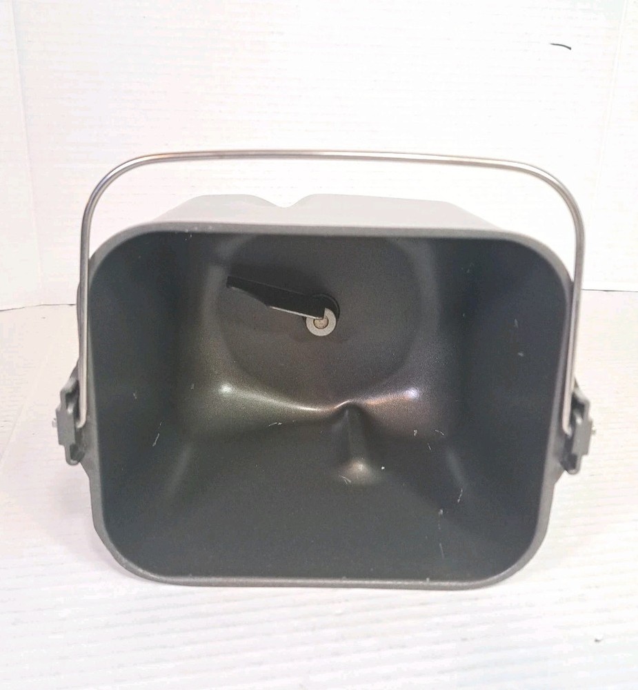 White Westinghouse Bread Maker Pan & Paddle Kneading Replacement Model WWTR444