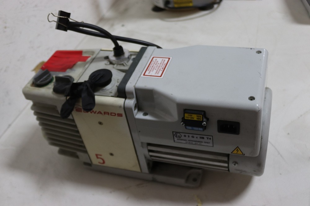 EDWARDS RV5   Rotary Vane Vacuum Pump