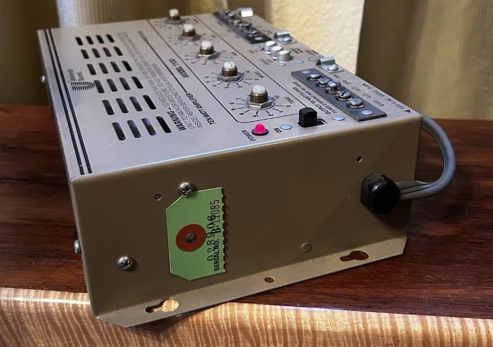 University Sound Model 1100 Wall-Mount Paging Amplifier Control Panel W/ Box