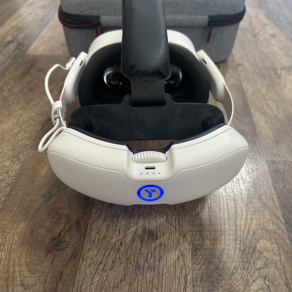 Meta Oculus Quest 3S - 128GB Headset ONLY - Pixel READ
