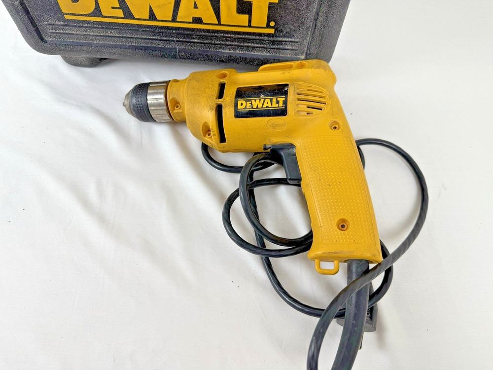 DeWalt DW106 3/8” Corded Variable Speed Drill Great Condition