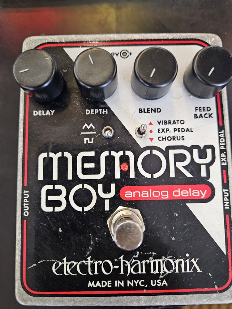 Electro-Harmonix Memory Boy Analog Echo/Chorus/ Vibrato Guitar Effect...