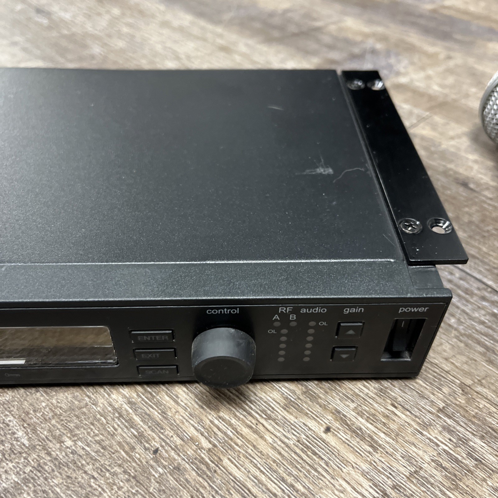 Shure ULXD24/Beta 58A L50 Handheld Wireless Microphone System 632-696 MHz