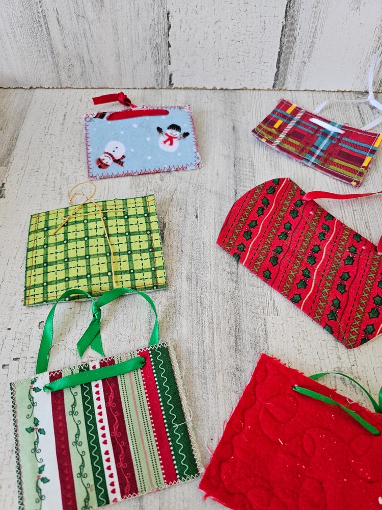 Knit present ornament year tree unique set