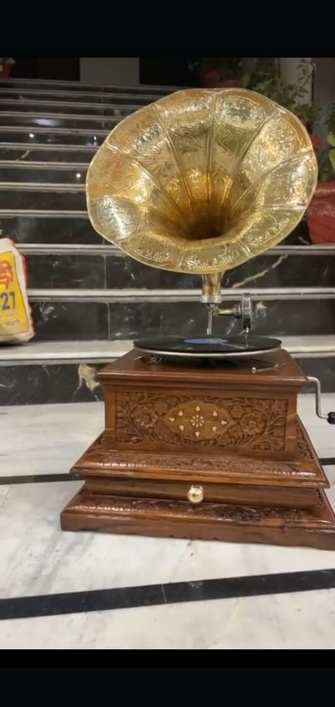 Antique HMV Gramophone Fully Functional Working Phonograph, win-up record player