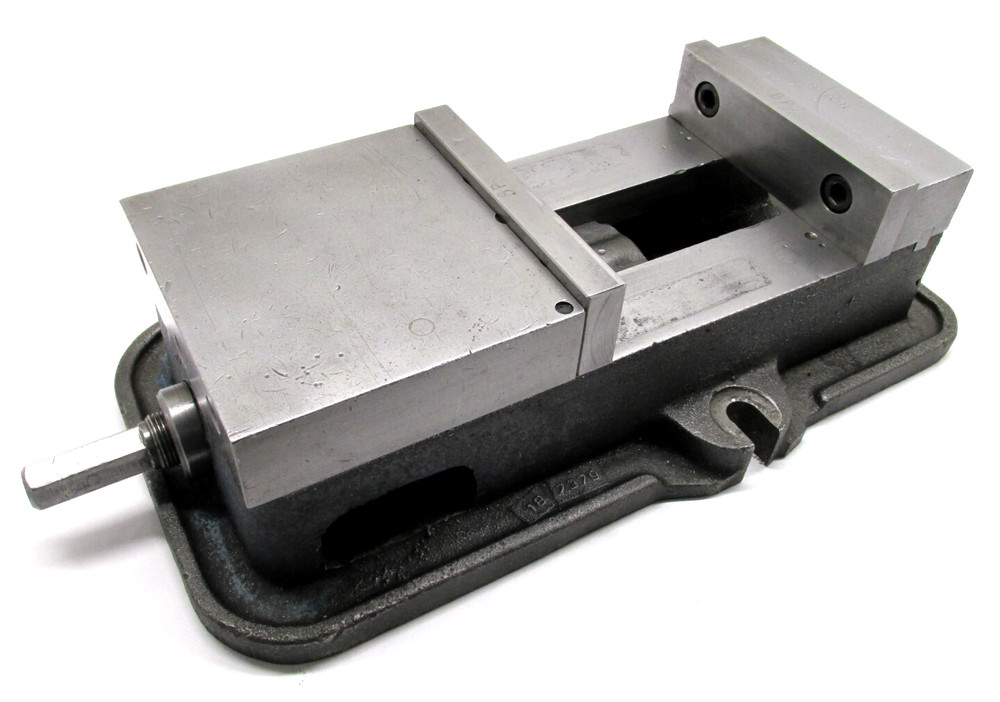 KURT ANGLOCK 6" MILLING MACHINE VISE w/ JAWS - #D60