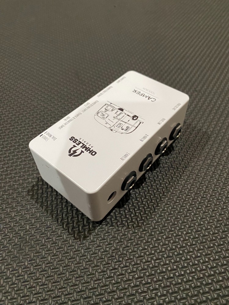 Ohmless pedals Camper TX White Pedalboard interface