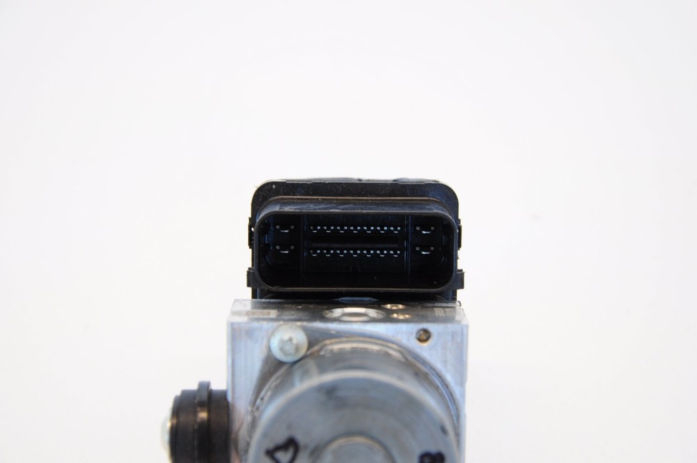 2015 DUCATI HYPERSTRADA 821 ABS PUMP 54240332B