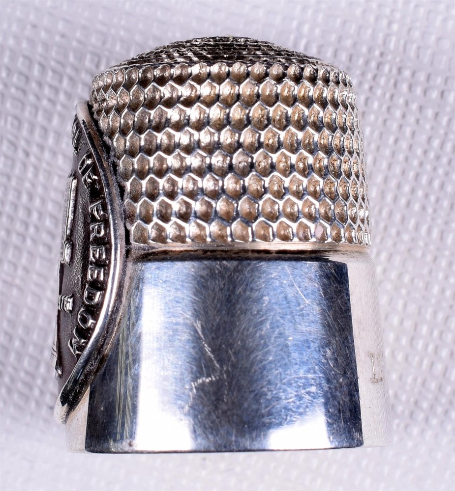 Sterling Bicentennial Thimble 1976 Simons Bros.