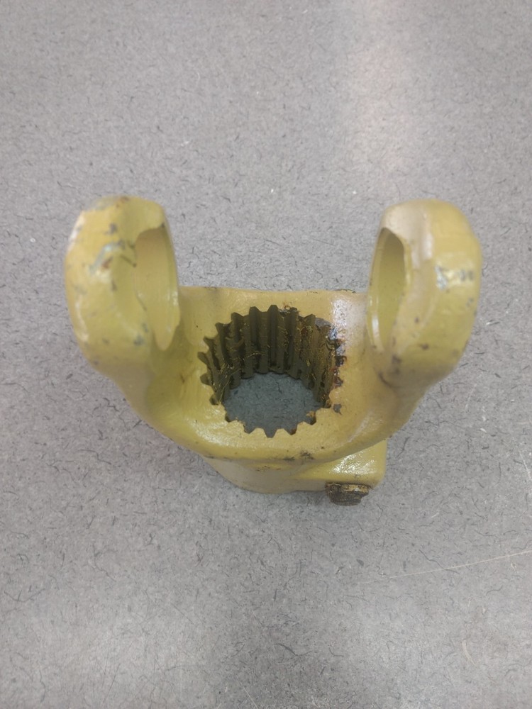 507043851 PTO YOKE