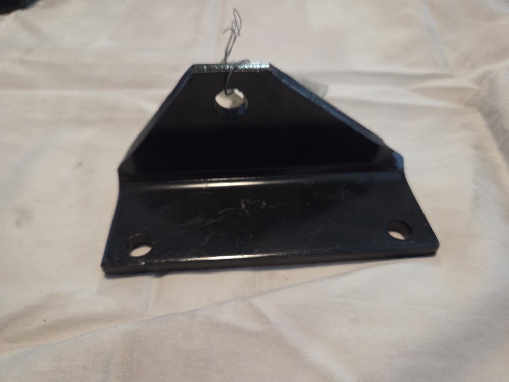 OE Navistar International 588098C2 AC Compressor Mounting Bracket