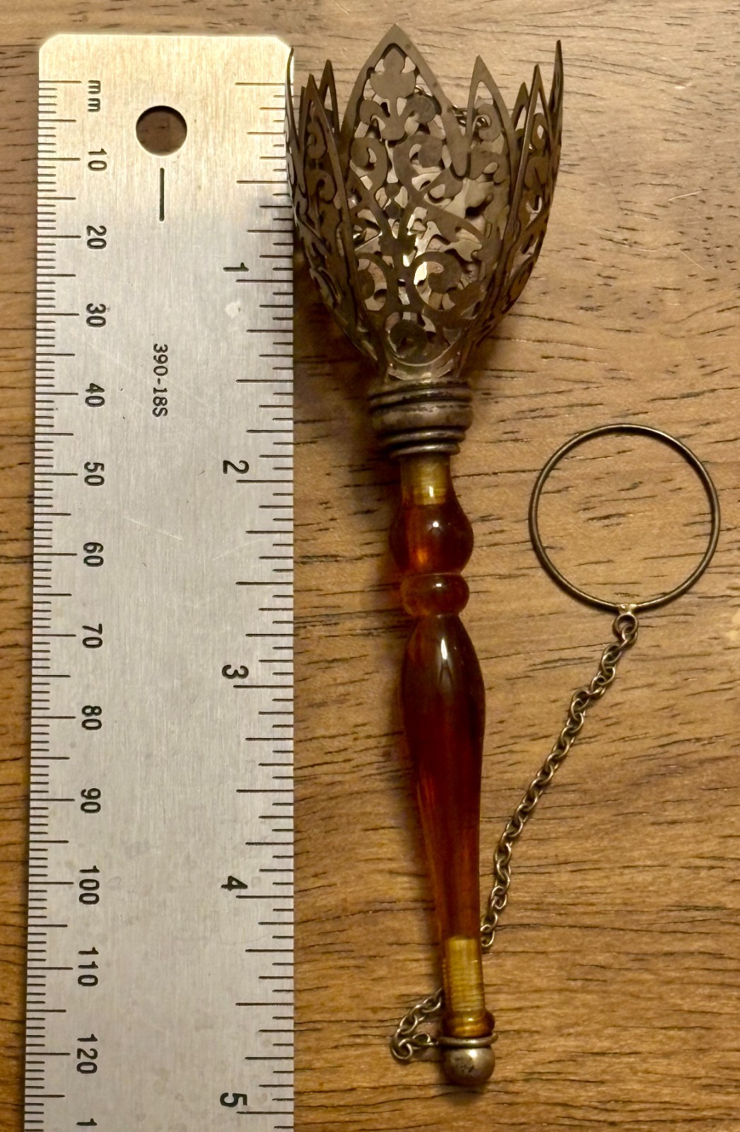 Vintage English Sterling Tussie Mussie By Harman Bros. 1962 with Bakelite Handle