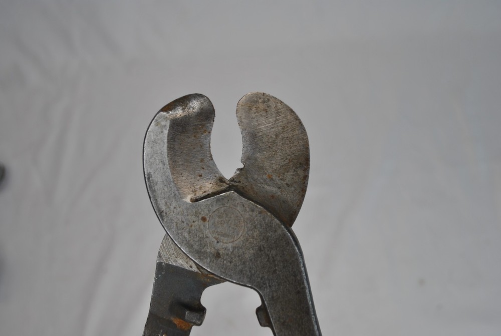 Klein Tools 63050 9-1/2" High Leverage Cable Cutters Pliers