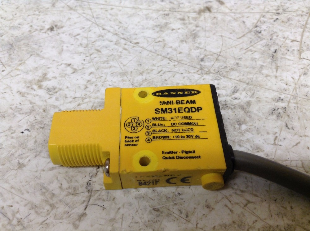 Banner SM31EQDP Mini Beam Emitter Sensor 10-30 VDC