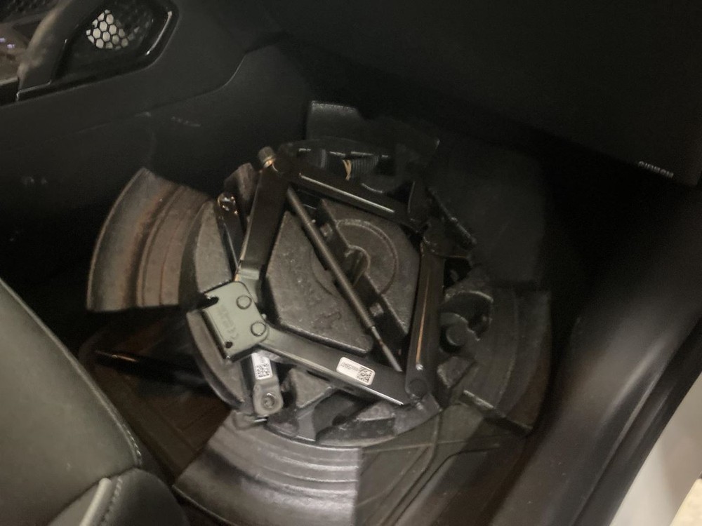 Complete Console Front Floor Fits 21-25 TRAILBLAZER 1060183