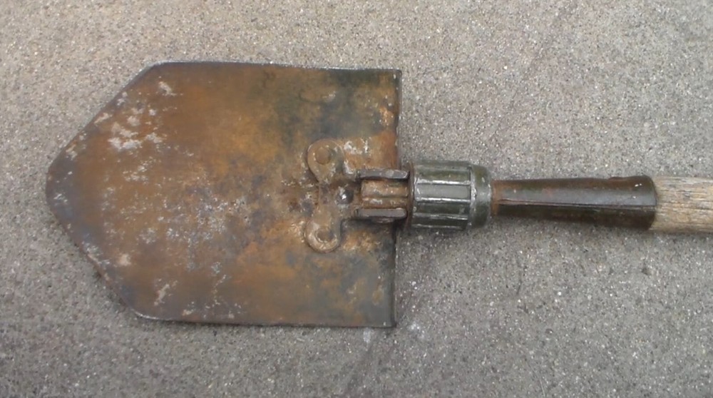 WW2 era US Military M-1943 Folding Shovel Entrenching E-Tool (AMES 1945) [USED]