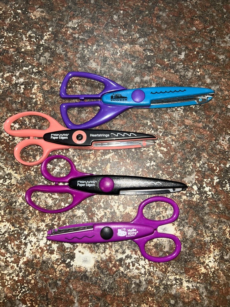 Fiskars, Pioneer & Hello Kitty Decorative Edge Scissors, Scrapbooking, Crafts
