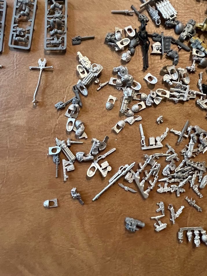 Large Lot of Warhammer 40k Bits 250+ Pieces Metal & Plastic