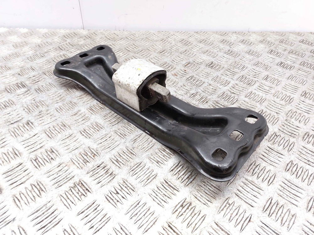 MERCEDES E CLASS C207 AUTOMATIC GEARBOX MOUNT BRACKET A2042422501 2014