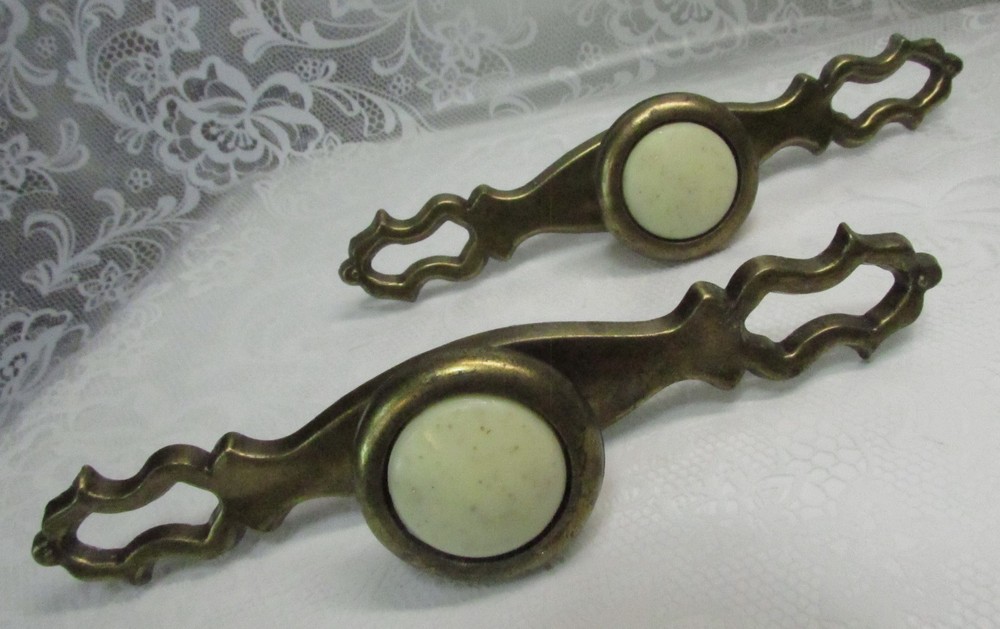 Vintage Brass DRAWER PULLS Knobs Button Handle w Back Plates Canada CK3144 SP13