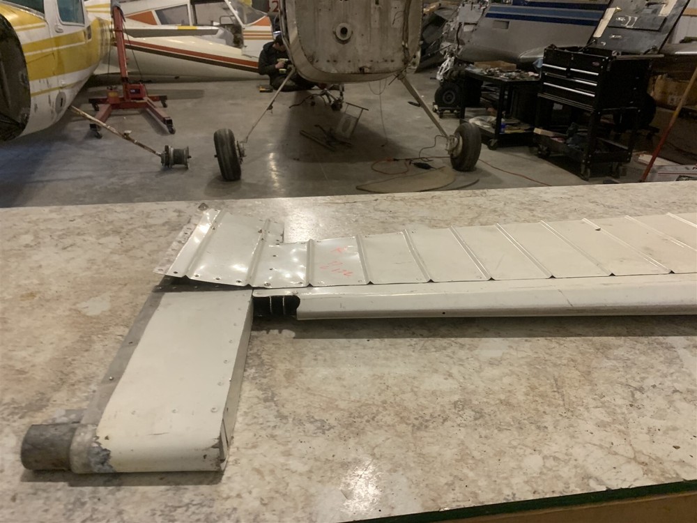 1977 Cessna 172 Right Elevator Assembly 0593000-4