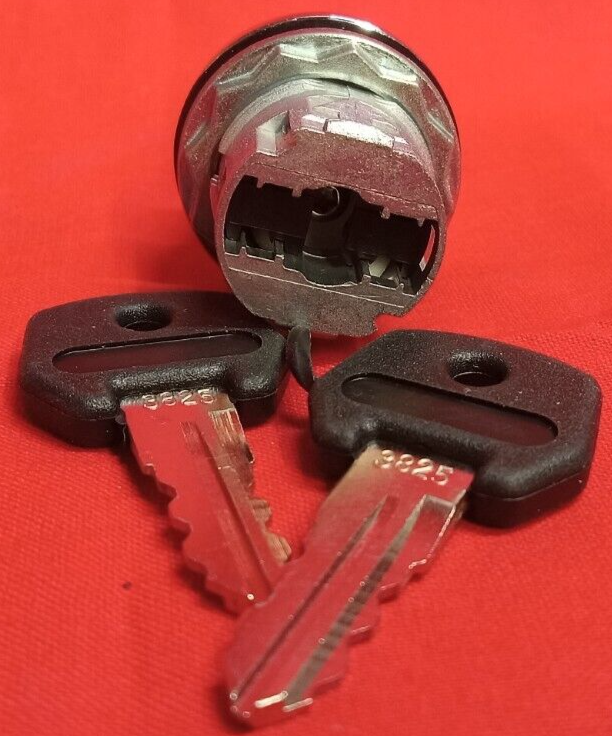 ALLEN BRADLEY KEY MAINTAINED SELECTOR SWITCH SER A TYPE 4 & 13 IP66 800FM-KM23