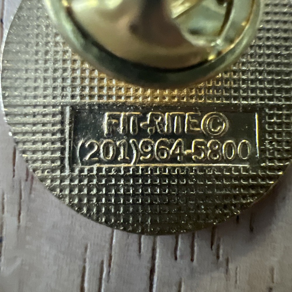 EMT 18 Years Service Pin back