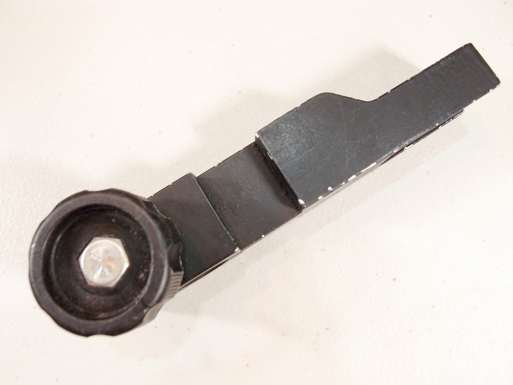 unknown arm mounting bracket with knob