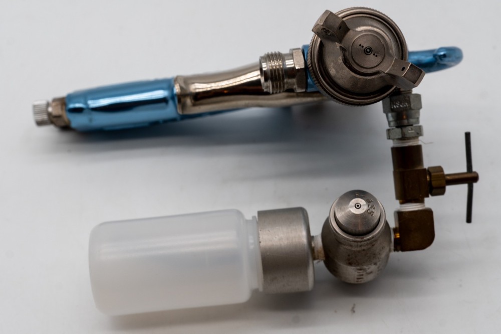 Binks Model 2100 GW Plural Component Spray Gun
