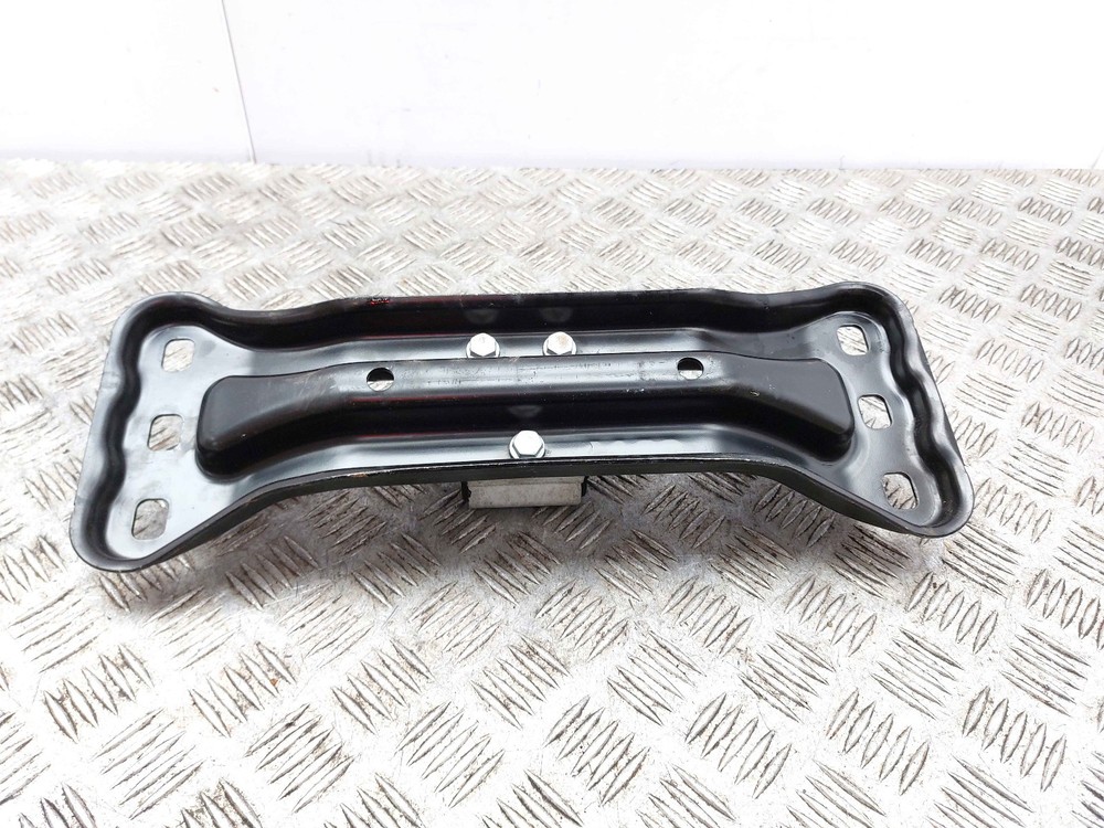 MERCEDES E CLASS C207 AUTOMATIC GEARBOX MOUNT BRACKET A2042422501 2014