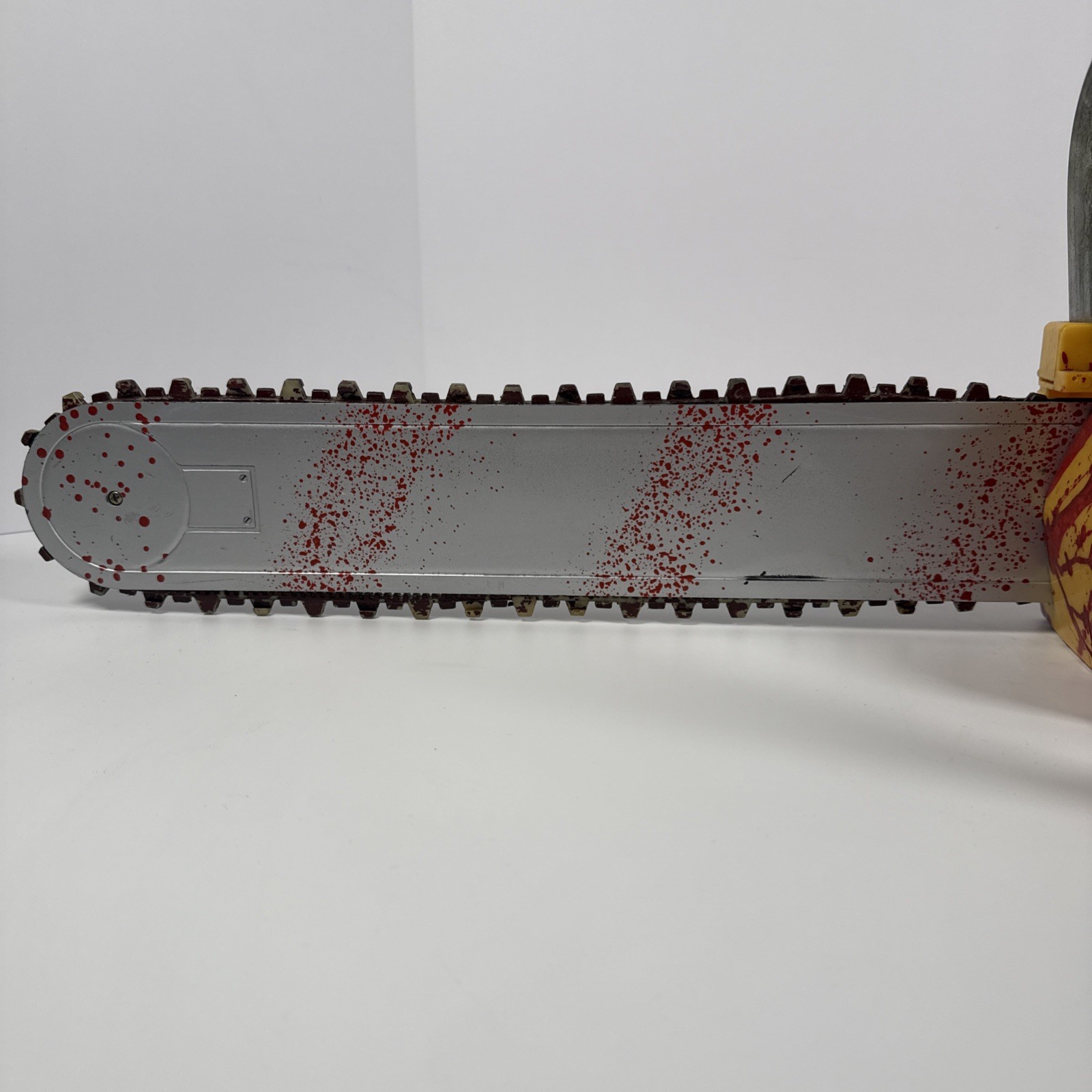 Gemmy Rubie's Leatherface Texas Chainsaw Massacre 29'' Chainsaw Prop Halloween