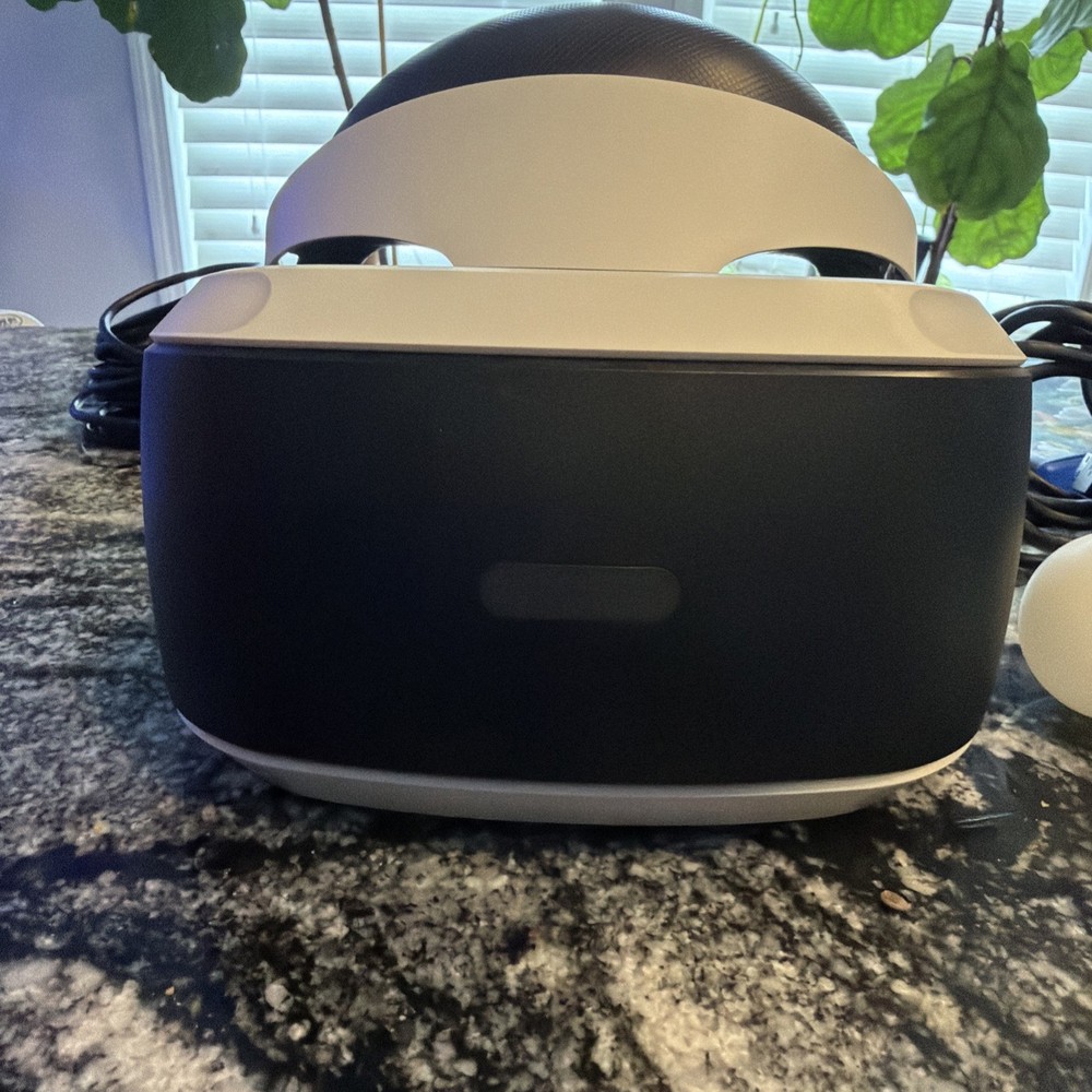 Sony PlayStation VR PSVR (PS4) CUH-ZVR2 Headset/Controllers/Camera Bundle